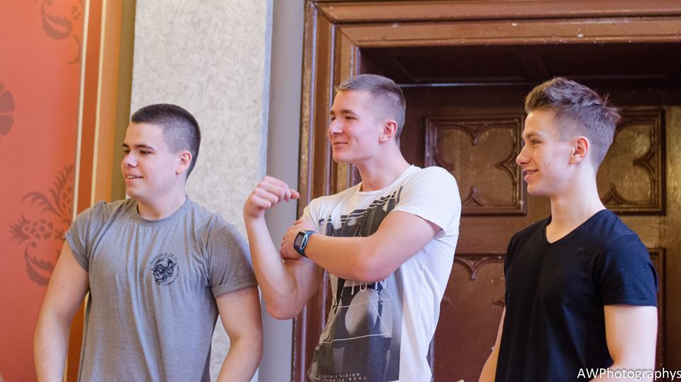 Zawody szkolne w siłowaniu na rękę w ZSO nr 1