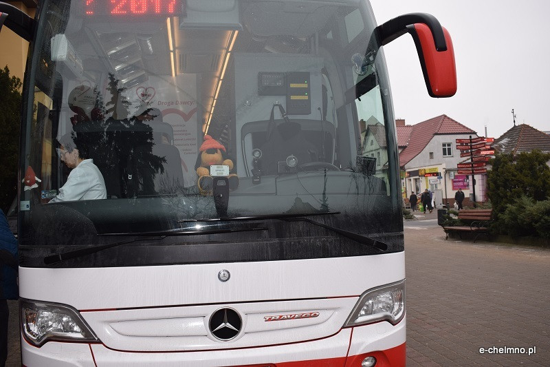 Punkt honorowego krwiodawstwa przed Urzędem Miasta Chełmna