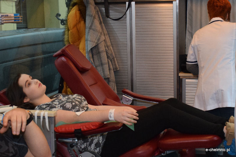 Punkt honorowego krwiodawstwa przed Urzędem Miasta Chełmna