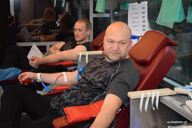 Punkt honorowego krwiodawstwa przed Urzędem Miasta Chełmna