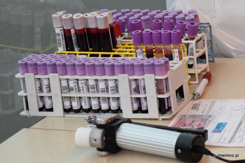 Punkt honorowego krwiodawstwa przed Urzędem Miasta Chełmna