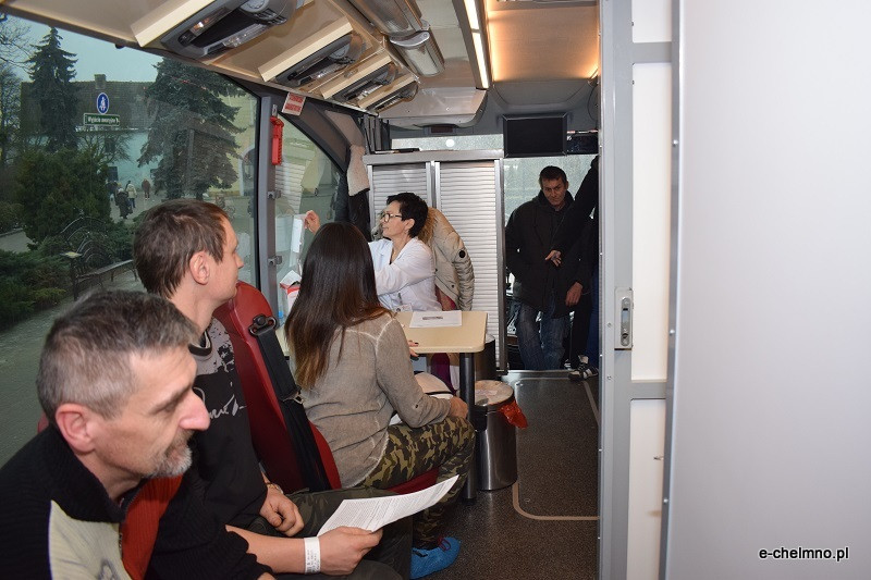 Punkt honorowego krwiodawstwa przed Urzędem Miasta Chełmna