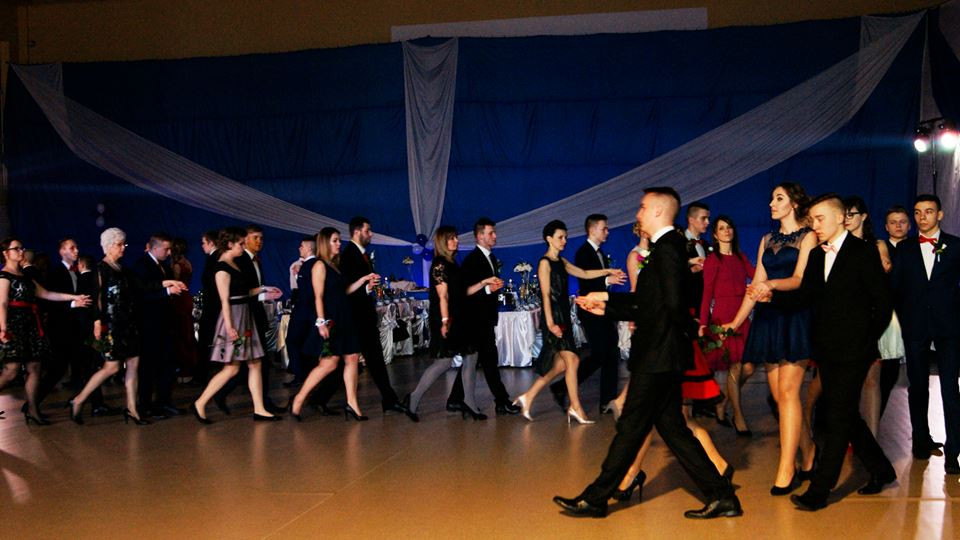 Wspomnienia ze studniówki uczniów Zespołu Szkół Centrum Kształcenia Praktycznego z Grubna