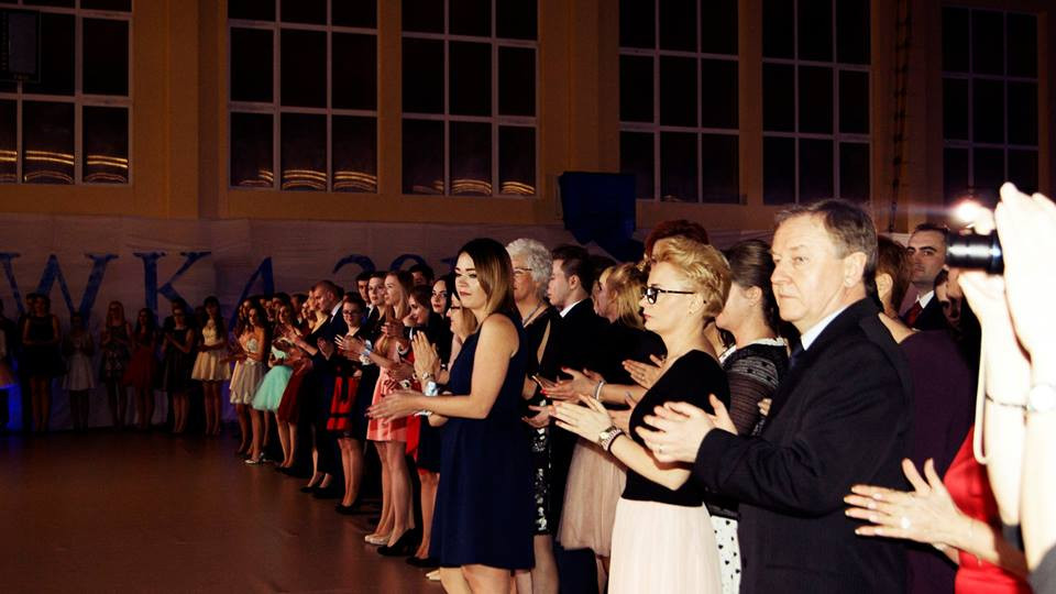 Wspomnienia ze studniówki uczniów Zespołu Szkół Centrum Kształcenia Praktycznego z Grubna