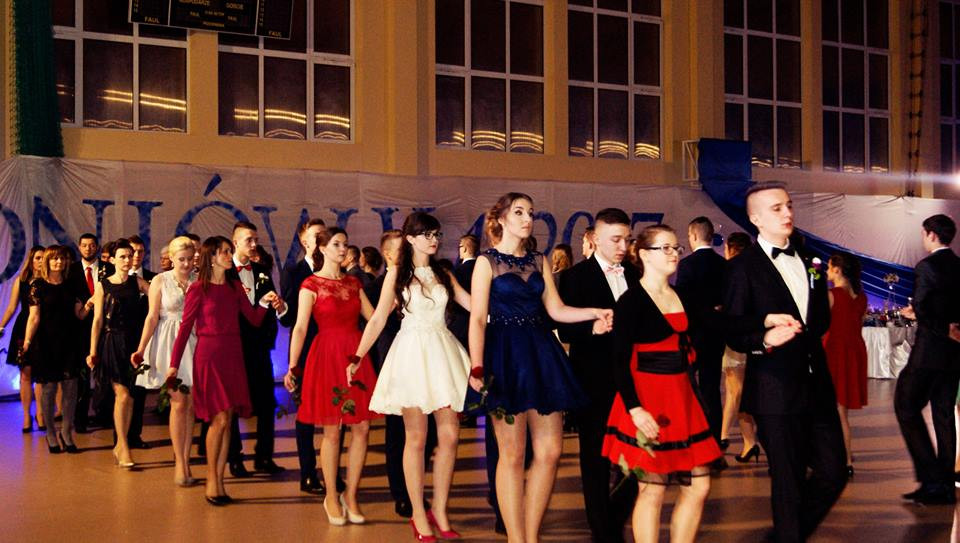 Wspomnienia ze studniówki uczniów Zespołu Szkół Centrum Kształcenia Praktycznego z Grubna