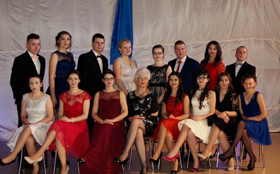 Wspomnienia ze studniówki uczniów Zespołu Szkół Centrum Kształcenia Praktycznego z Grubna