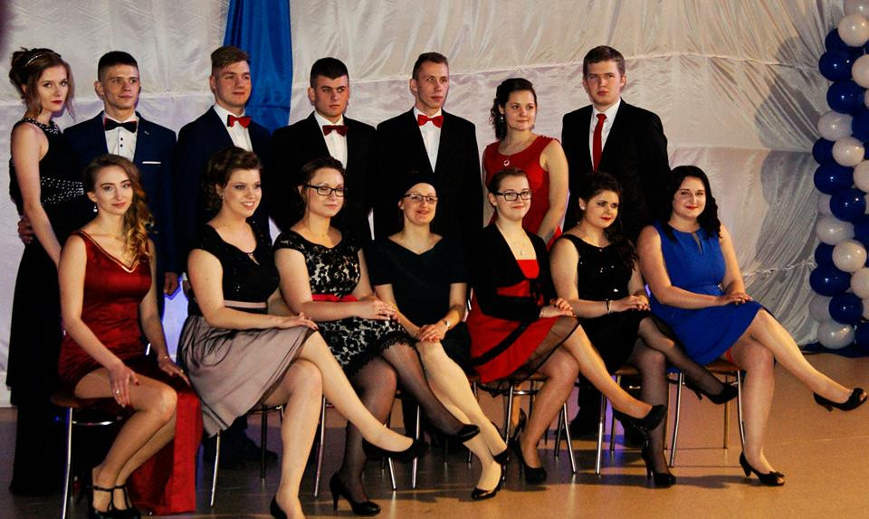 Wspomnienia ze studniówki uczniów Zespołu Szkół Centrum Kształcenia Praktycznego z Grubna