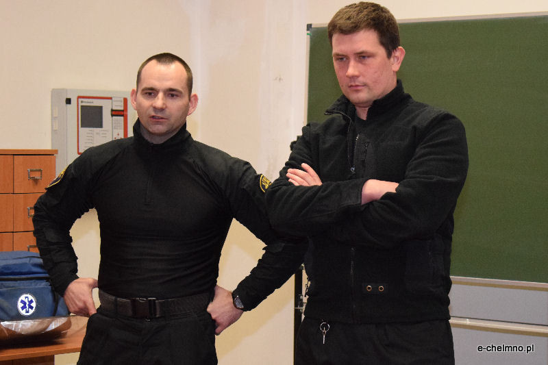 Przedstawiciele Straży Miejskiej w Szkole Podstawowej nr 2