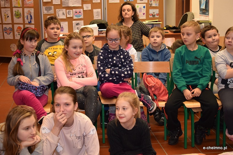 Przedstawiciele Straży Miejskiej w Szkole Podstawowej nr 2