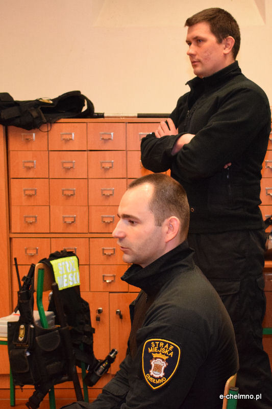 Przedstawiciele Straży Miejskiej w Szkole Podstawowej nr 2