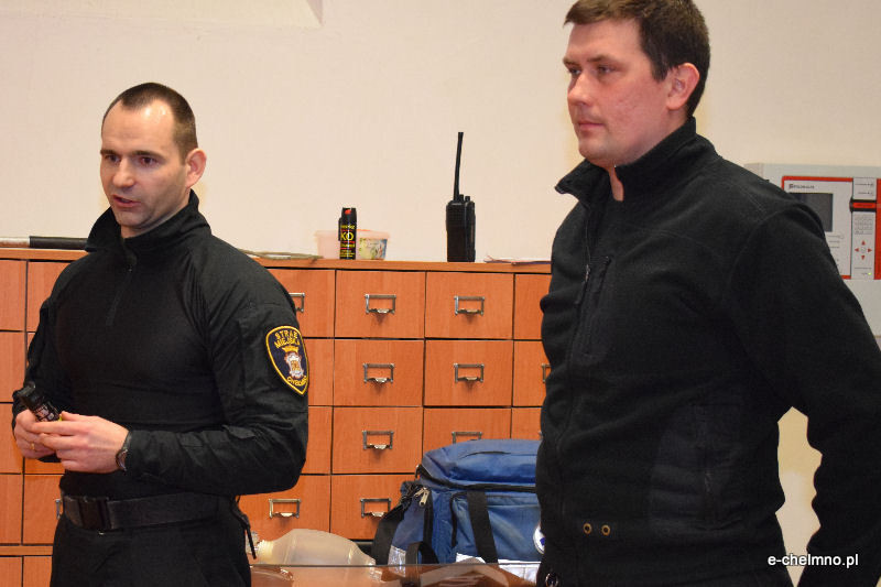 Przedstawiciele Straży Miejskiej w Szkole Podstawowej nr 2