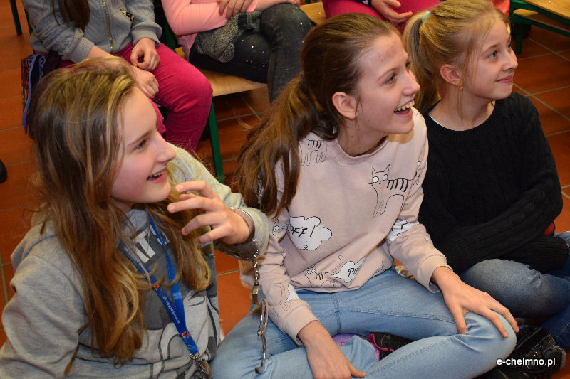 Przedstawiciele Straży Miejskiej w Szkole Podstawowej nr 2