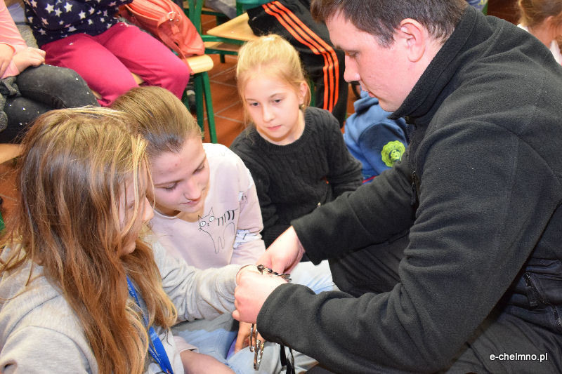 Przedstawiciele Straży Miejskiej w Szkole Podstawowej nr 2