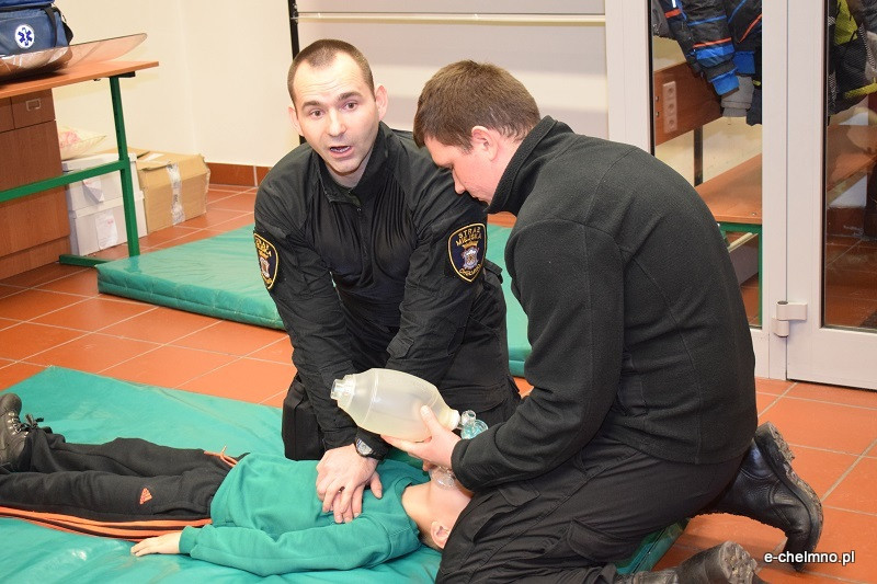 Przedstawiciele Straży Miejskiej w Szkole Podstawowej nr 2