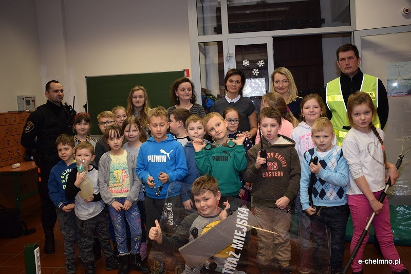 Przedstawiciele Straży Miejskiej w Szkole Podstawowej nr 2