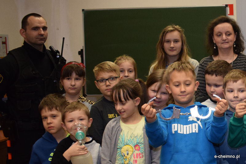 Przedstawiciele Straży Miejskiej w Szkole Podstawowej nr 2