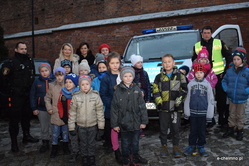 Przedstawiciele Straży Miejskiej w Szkole Podstawowej nr 2