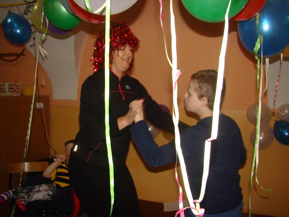 Zabawa karnawałowa dla dzieci z zespołów rewalidacyjno-wychowawczych