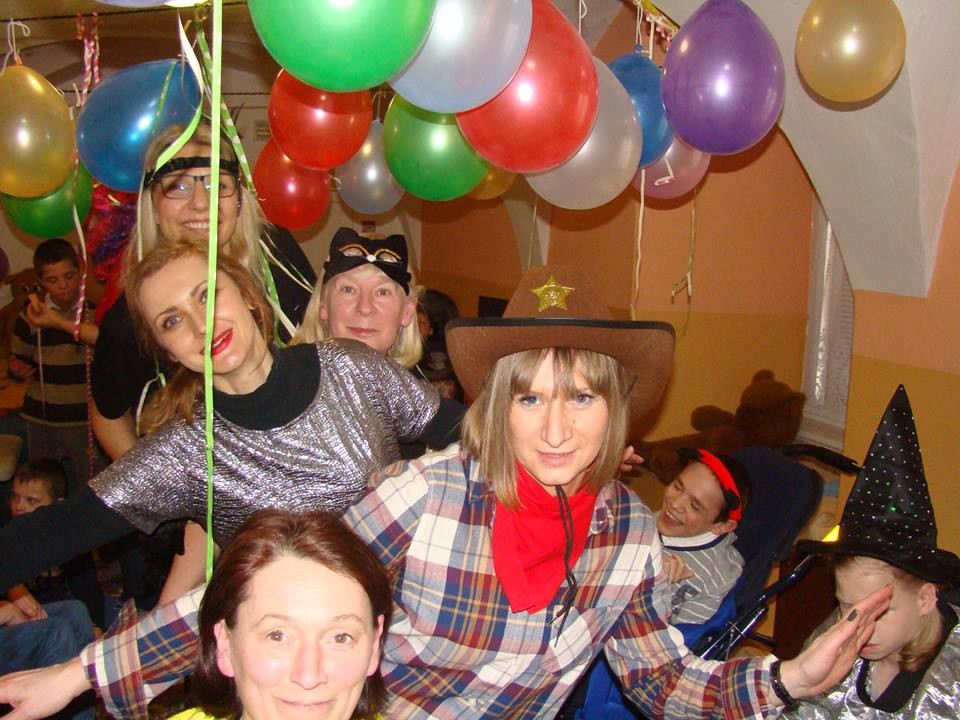 Zabawa karnawałowa dla dzieci z zespołów rewalidacyjno-wychowawczych