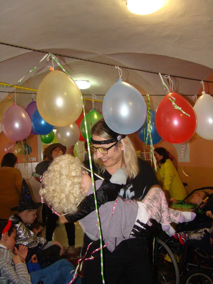 Zabawa karnawałowa dla dzieci z zespołów rewalidacyjno-wychowawczych