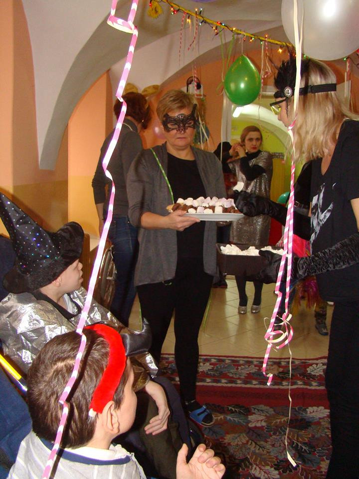 Zabawa karnawałowa dla dzieci z zespołów rewalidacyjno-wychowawczych