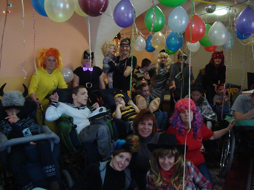 Zabawa karnawałowa dla dzieci z zespołów rewalidacyjno-wychowawczych