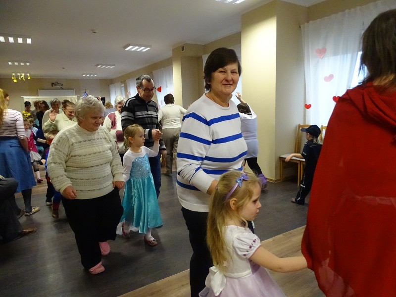 Niech żyje bal...czyli wspólna zabawa karnawałowa dzieci z 