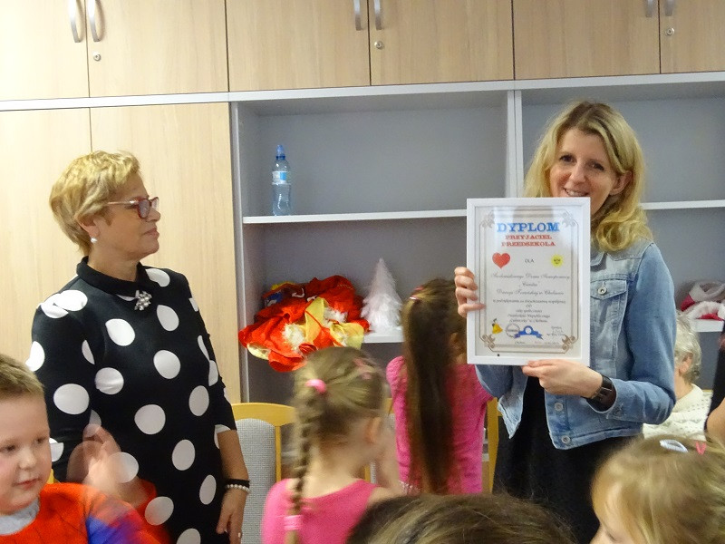 Niech żyje bal...czyli wspólna zabawa karnawałowa dzieci z 