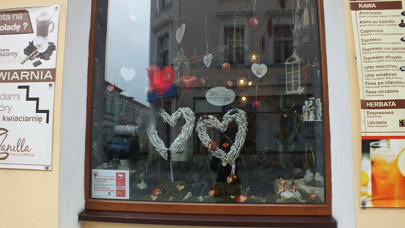 Prezentacja witryn biorących udział w plebiscycie na na najpiękniejszą witrynę Walentynkową 2017