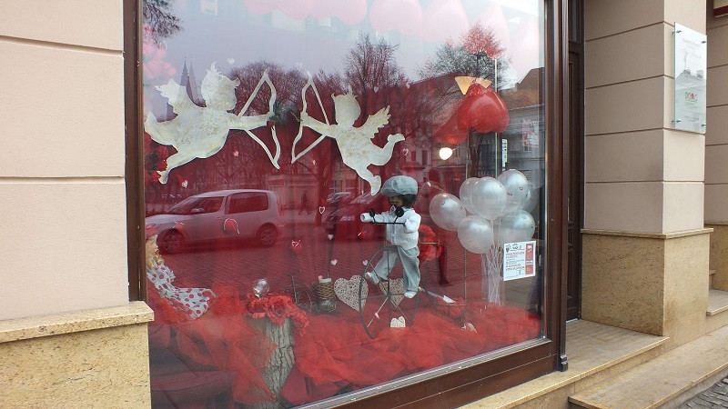 Prezentacja witryn biorących udział w plebiscycie na na najpiękniejszą witrynę Walentynkową 2017