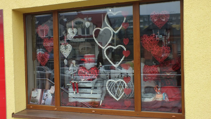 Prezentacja witryn biorących udział w plebiscycie na na najpiękniejszą witrynę Walentynkową 2017