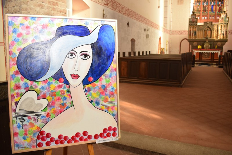 Wernisaż wystawy prac plastycznych Uniwersytetu Trzeciego Wieku w kościele św. Jakuba i Mikołaja