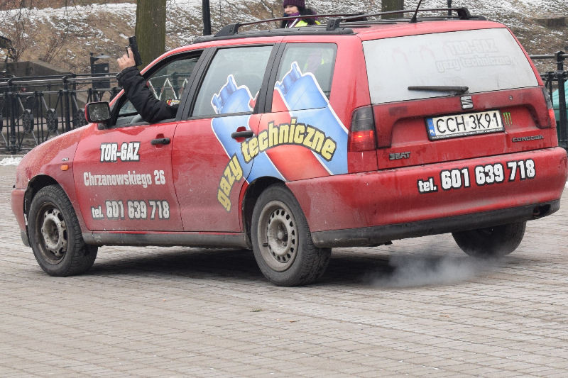 Dekoracja i nagrody dla uczestników imprezy: ?Idziemy i Biegniemy w Mieście Zakochanych?