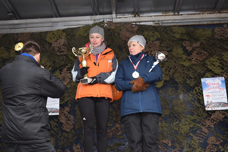 Dekoracja i nagrody dla uczestników imprezy: ?Idziemy i Biegniemy w Mieście Zakochanych?