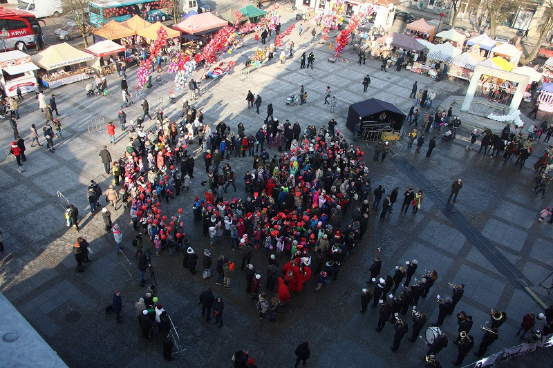 Tysiące osób i GWIAZDA WIECZORU: Ewa Farna na Walentynkach w Chełmnie