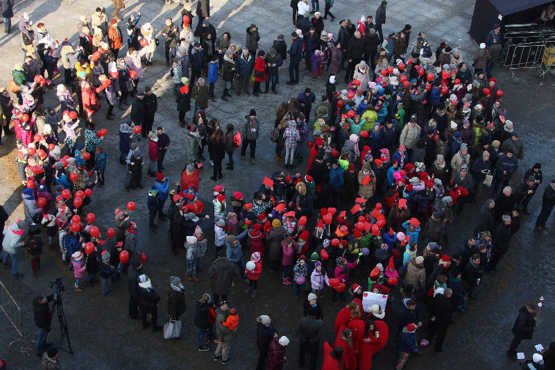 Tysiące osób i GWIAZDA WIECZORU: Ewa Farna na Walentynkach w Chełmnie
