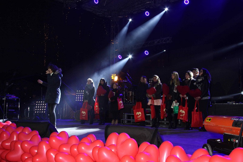 Tysiące osób i GWIAZDA WIECZORU: Ewa Farna na Walentynkach w Chełmnie