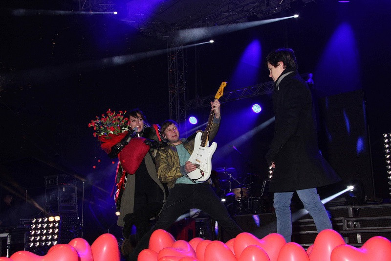 Tysiące osób i GWIAZDA WIECZORU: Ewa Farna na Walentynkach w Chełmnie