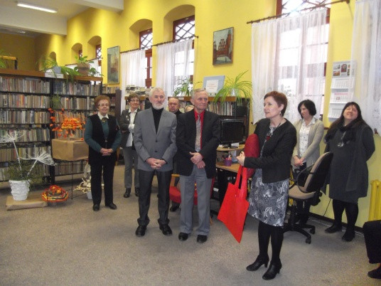Wernisaż pasji florystycznych Marii Rudnickiej w Miejskiej Bibliotece Publicznej