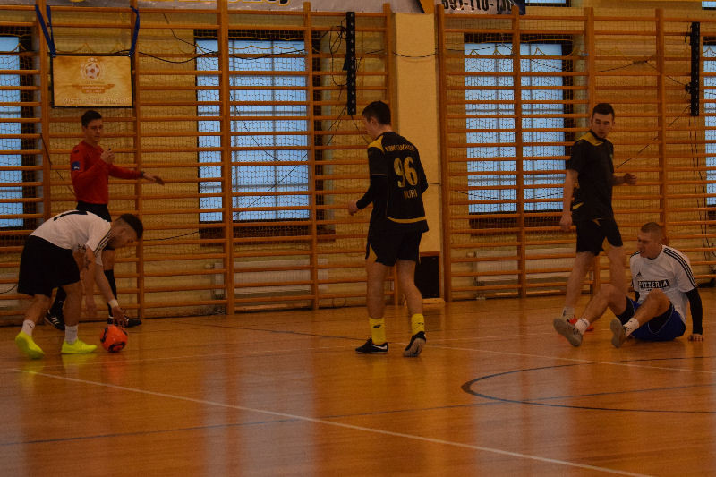 Fire Chełmno po raz 3 z rzędu Mistrzem V edycji Chełmińskiej Ligi Piłki Nożnej halowej ,,Grawitacja Liga' 2016/2017