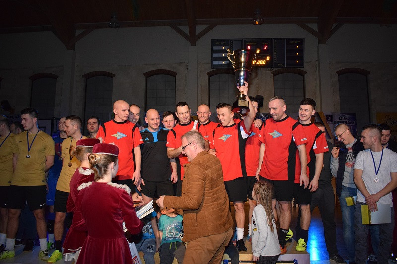 Fire Chełmno po raz 3 z rzędu Mistrzem V edycji Chełmińskiej Ligi Piłki Nożnej halowej ,,Grawitacja Liga' 2016/2017