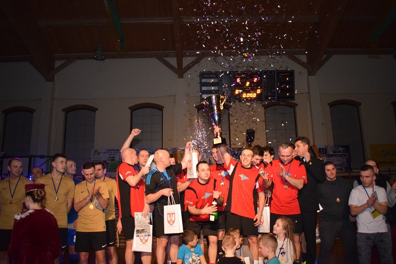 Fire Chełmno po raz 3 z rzędu Mistrzem V edycji Chełmińskiej Ligi Piłki Nożnej halowej ,,Grawitacja Liga' 2016/2017