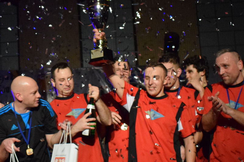 Fire Chełmno po raz 3 z rzędu Mistrzem V edycji Chełmińskiej Ligi Piłki Nożnej halowej ,,Grawitacja Liga' 2016/2017