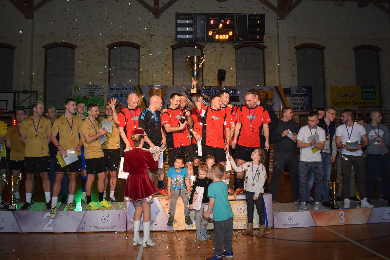 Fire Chełmno po raz 3 z rzędu Mistrzem V edycji Chełmińskiej Ligi Piłki Nożnej halowej ,,Grawitacja Liga' 2016/2017