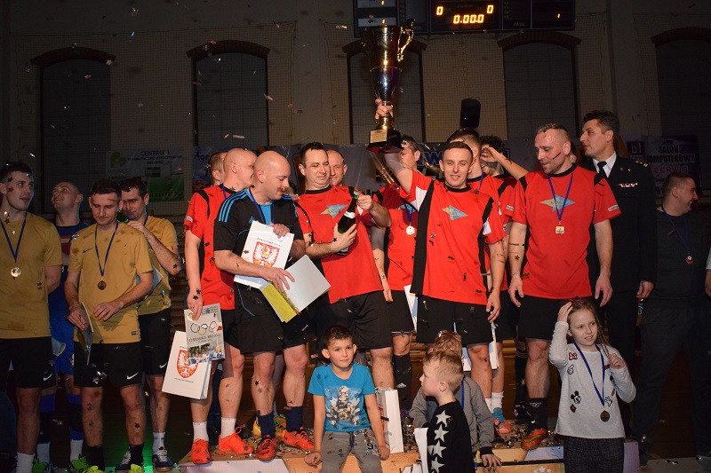 Fire Chełmno po raz 3 z rzędu Mistrzem V edycji Chełmińskiej Ligi Piłki Nożnej halowej ,,Grawitacja Liga' 2016/2017