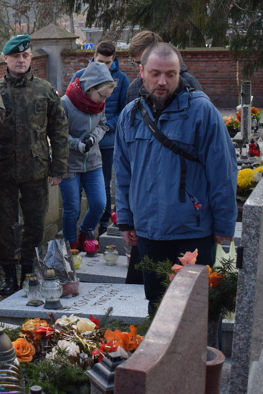 Hołd pamięci dla pochowanego w Chełmnie żołnierza wyklętego - Alfonsa Jana Jarockiego