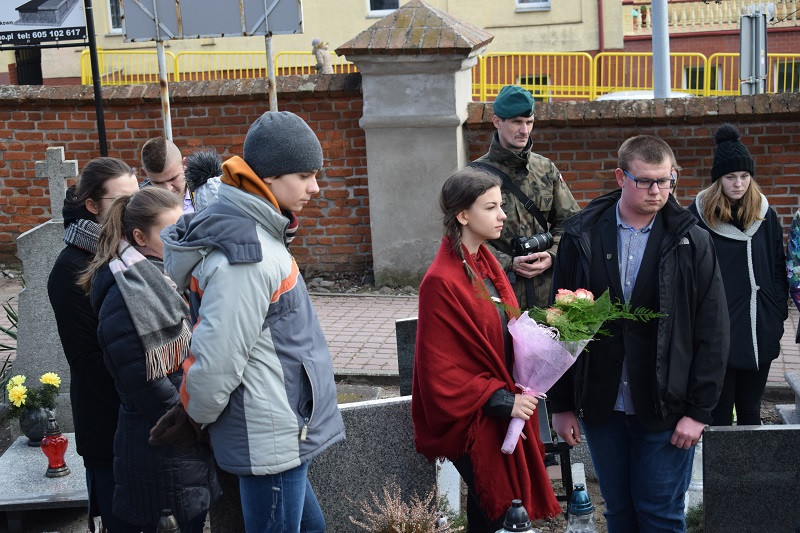 Hołd pamięci dla pochowanego w Chełmnie żołnierza wyklętego - Alfonsa Jana Jarockiego