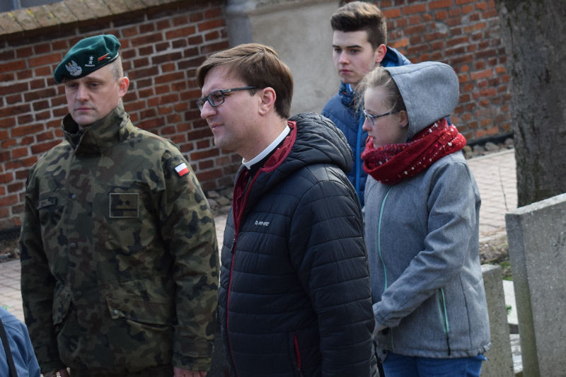 Hołd pamięci dla pochowanego w Chełmnie żołnierza wyklętego - Alfonsa Jana Jarockiego