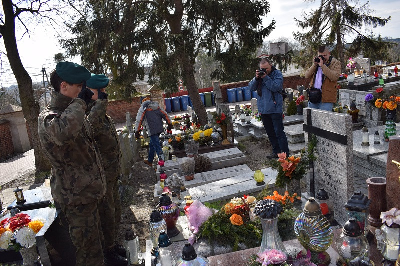 Hołd pamięci dla pochowanego w Chełmnie żołnierza wyklętego - Alfonsa Jana Jarockiego