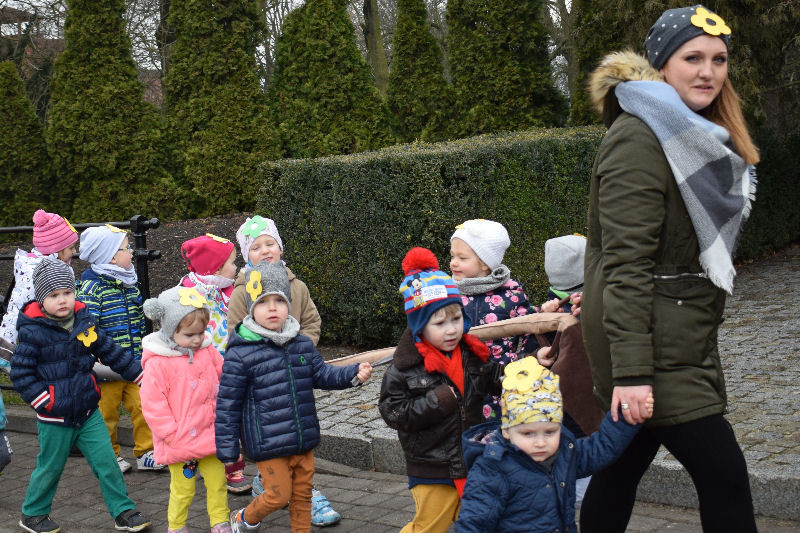 Happening z okazji Światowego Dnia Zespołu Downa i powitania WIOSNY